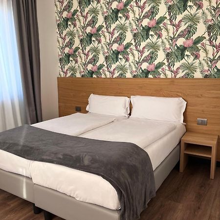 Hotel Belvedere Spiazzi Di Caprino Ngoại thất bức ảnh